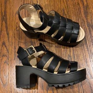 Koi Chunky Fisherman Sandals